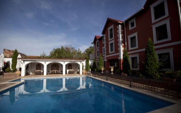 Casa del Sole cu piscina - locatii nunta aer liber Timisoara