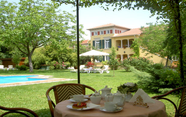 Hotel La Residenza cu piscina - locatii nunta aer liber Timisoara